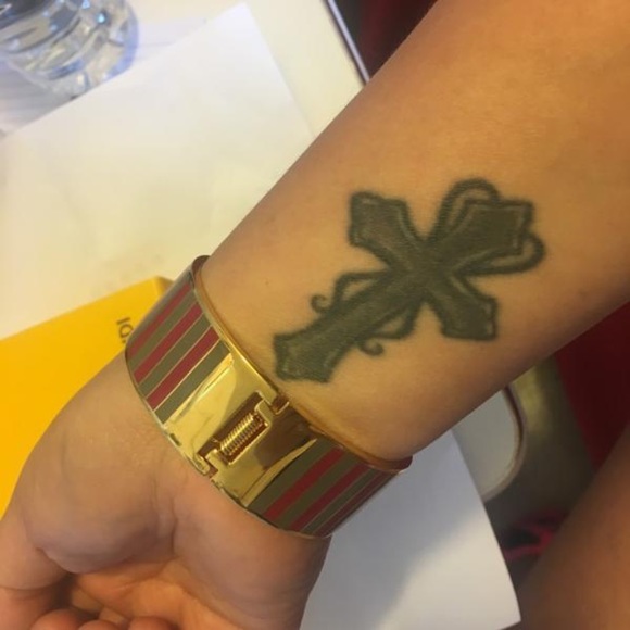 COPY - Fendi cuff bracelet medium size bangle - Picture 8 of 8